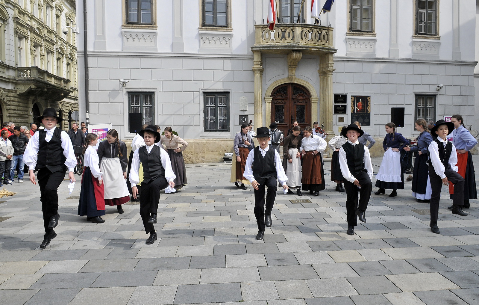 SKD ‘NAGELJ’ Slovenci obilježili Dan nacionalnih manjina u Varaždinu, najveća gužva na slovenskom štandu