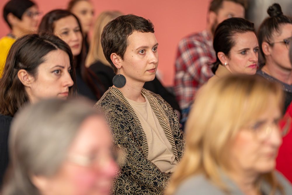 Vesna Haluga, predstavljanje knjige Znamen