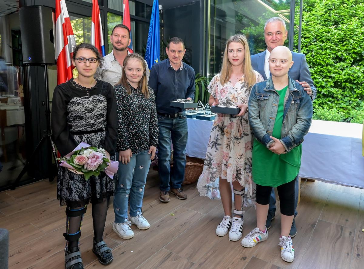 Image 5374096 (auto)