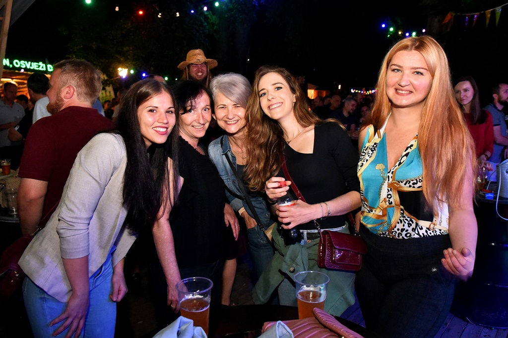 Biergarten subota 11.6.2022.