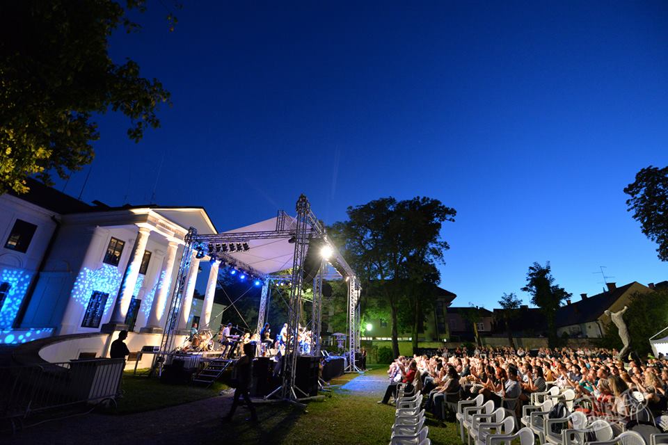 1408918912873595179408571543274