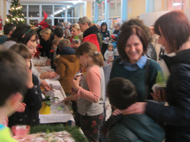 Božićni sajam u V. osnovnoj školi