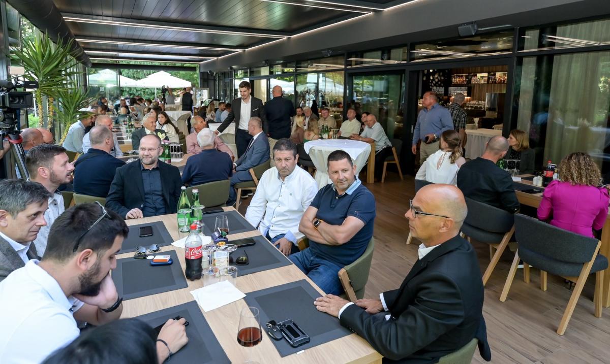 Image 5374066 (auto)