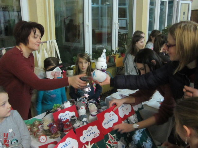 Božićni sajam u V. osnovnoj školi