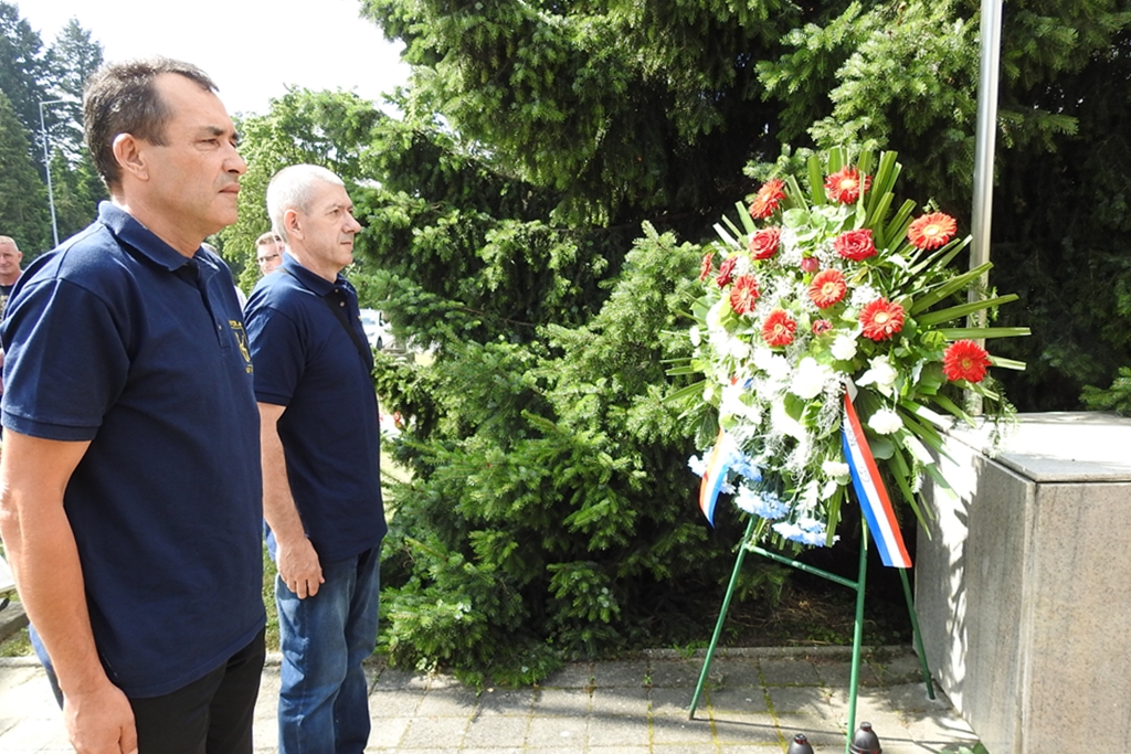 Image 3698123 (auto)