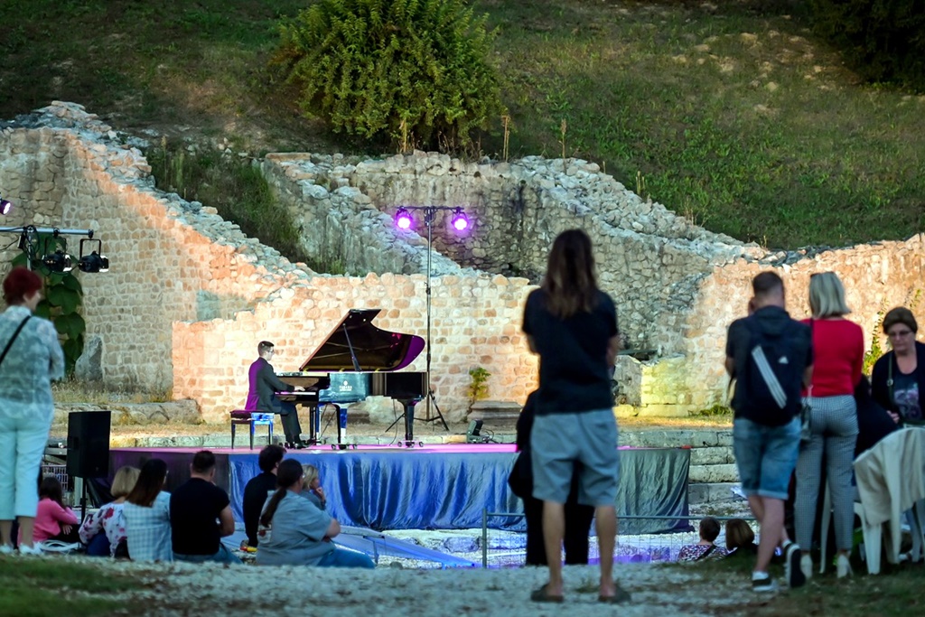 Image 5831717 (auto)