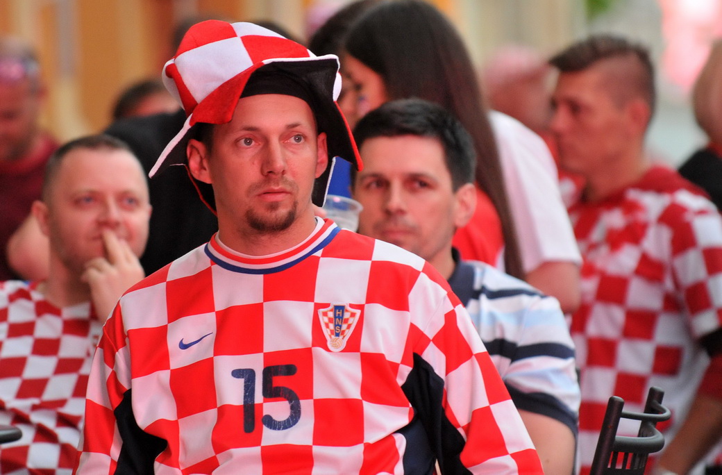 Navijači na Korzu, utakmica Hrvatska – Engleska