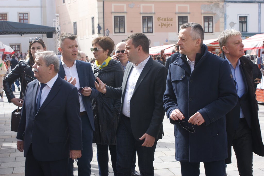 Image 5646907 (auto)