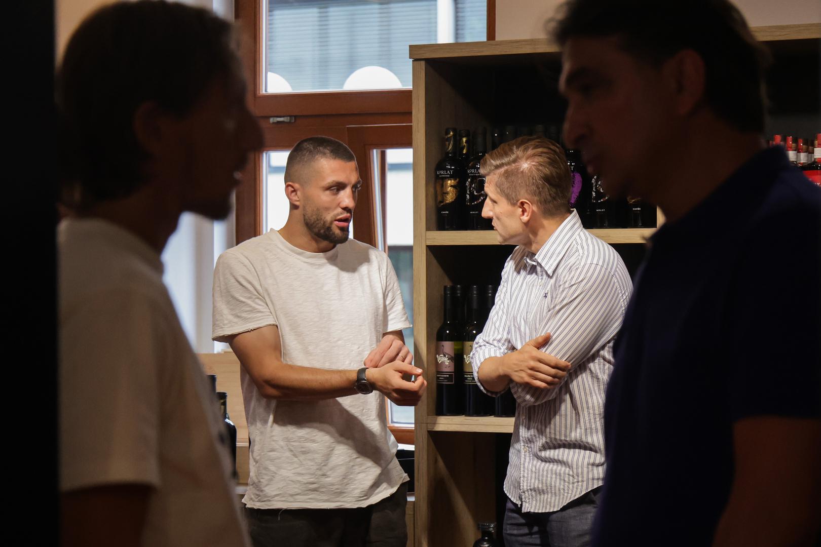 Image 5825143 (auto)