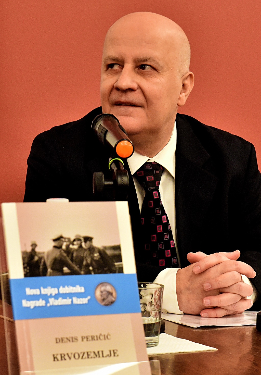 Denis Peričić – Krvozemlje