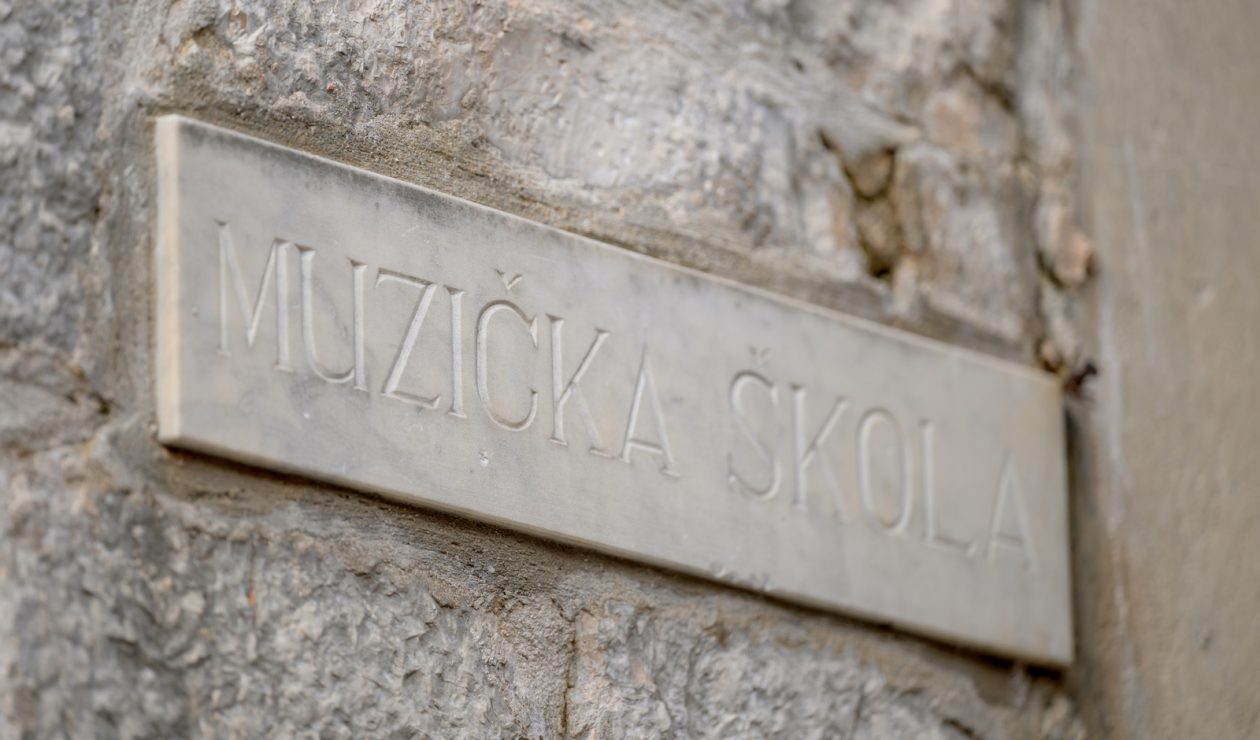 1000187858 1000187858