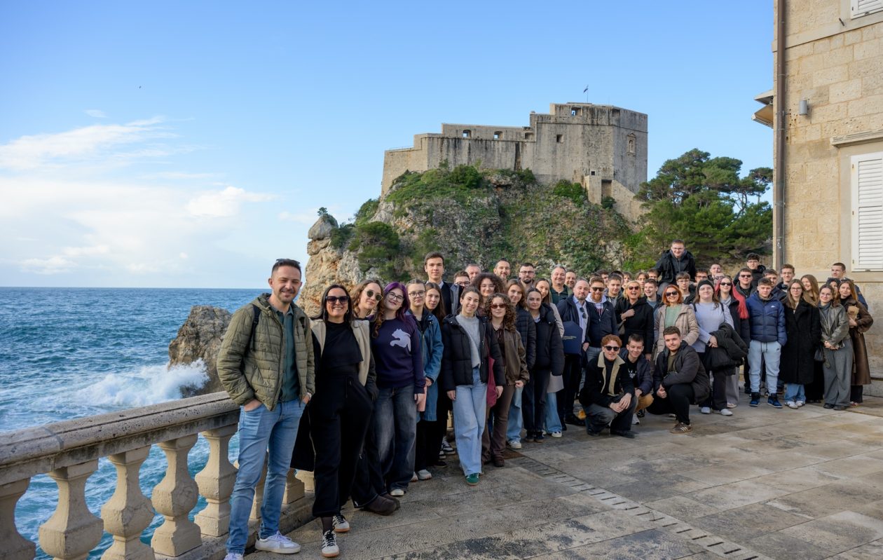 1000187876 1000187876