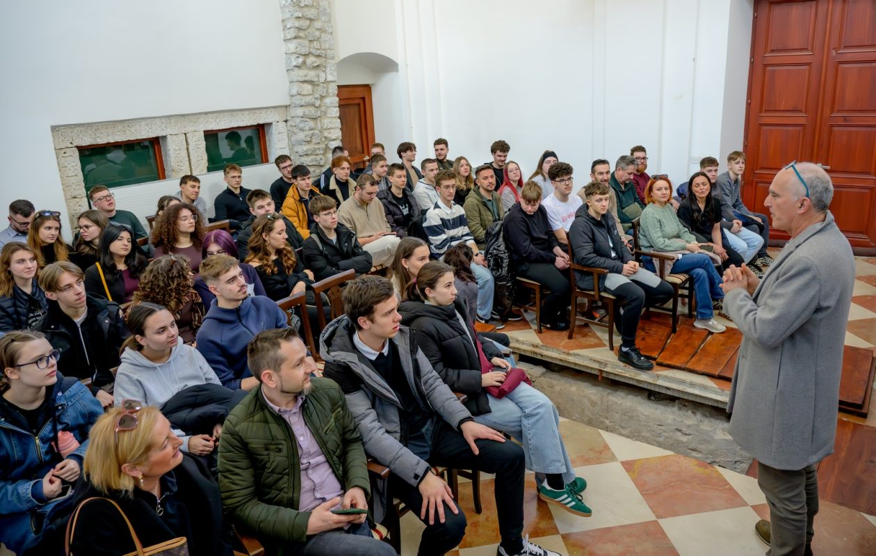 1000187880 1000187880