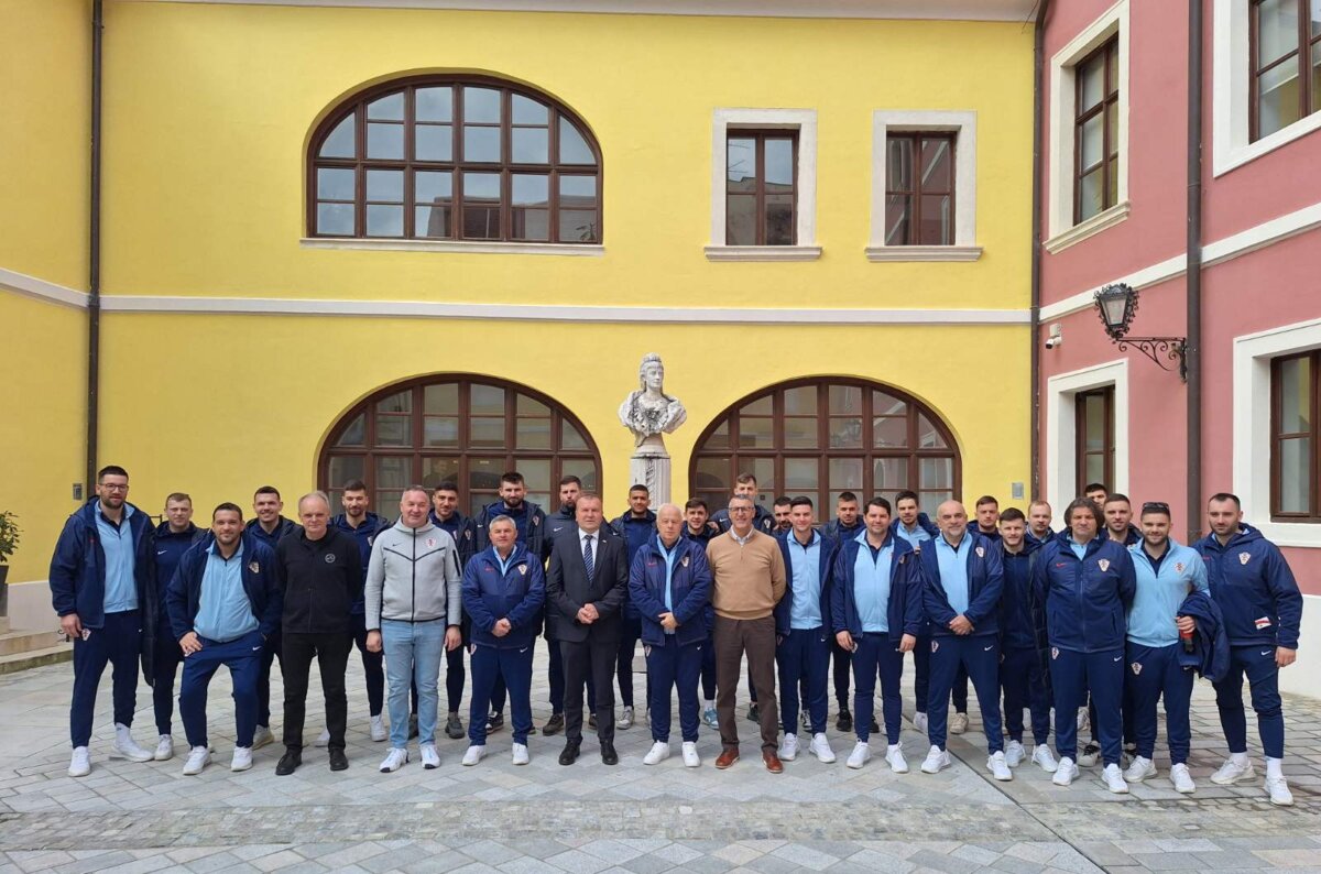 100425_futsal prijem_1 100425_futsal prijem_1