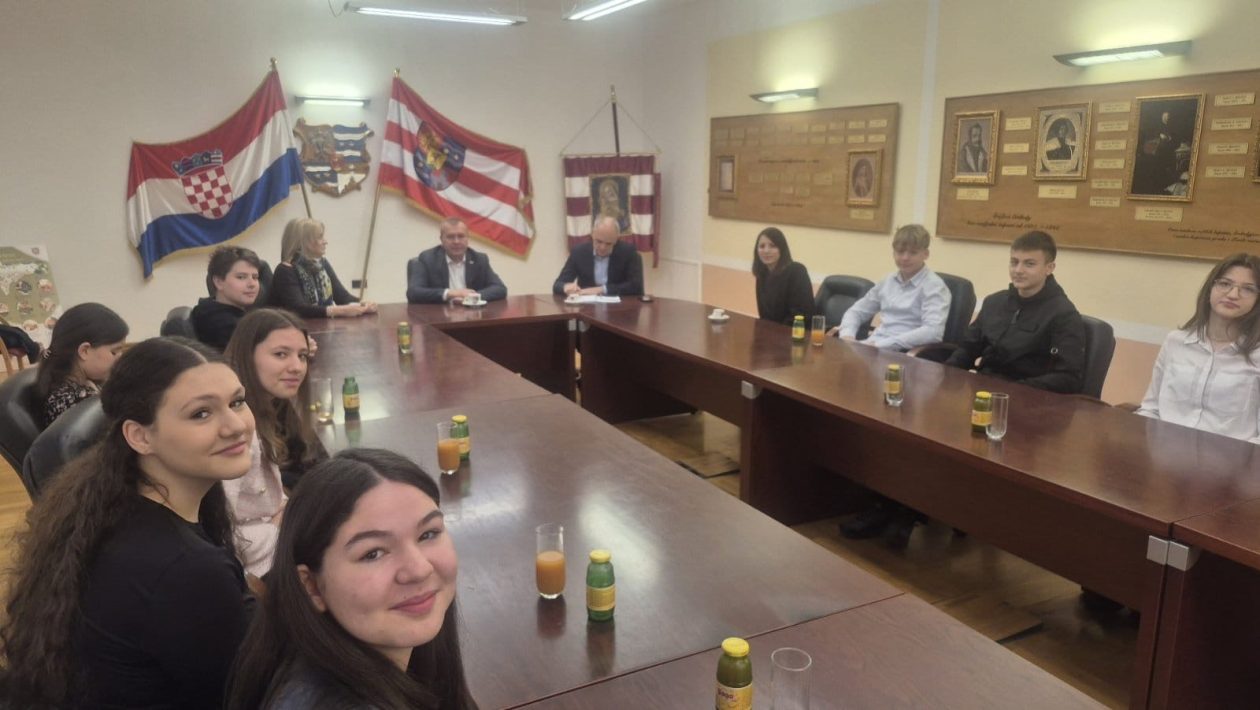 10f5b7c7-c7ca-4105-9ba1-73c44c0cd27e