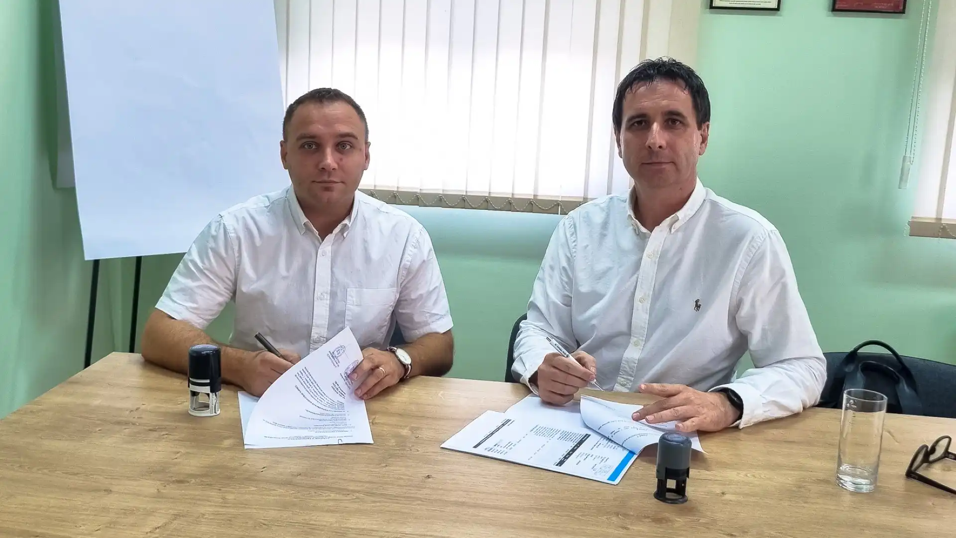 120924-donacija-klima-marusevec-1 (Large) 120924-donacija-klima-marusevec-1 (Large)