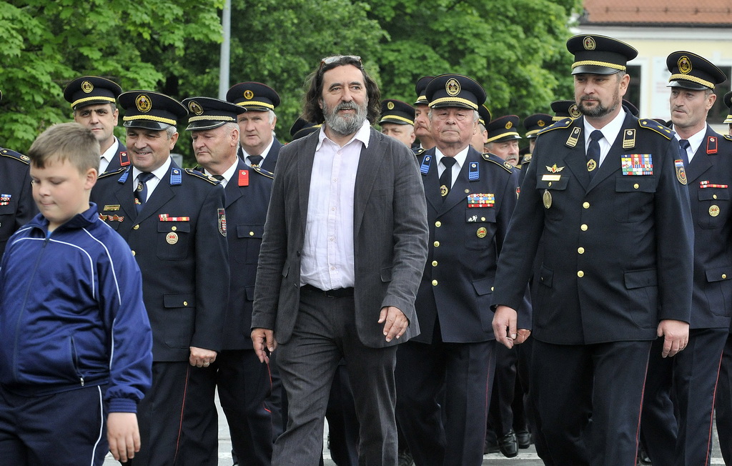 DAN VATROGASACA Varaždinski vatrogasci postrojeni prošli kroz grad i proslavili blagdan svetog Florijana, svog zaštitnika