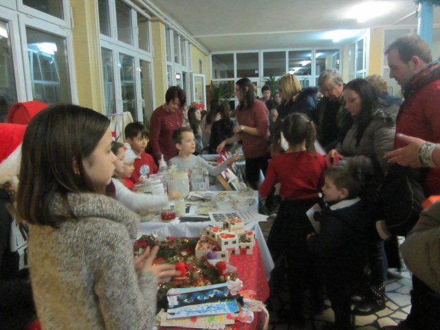 Božićni sajam u V. osnovnoj školi