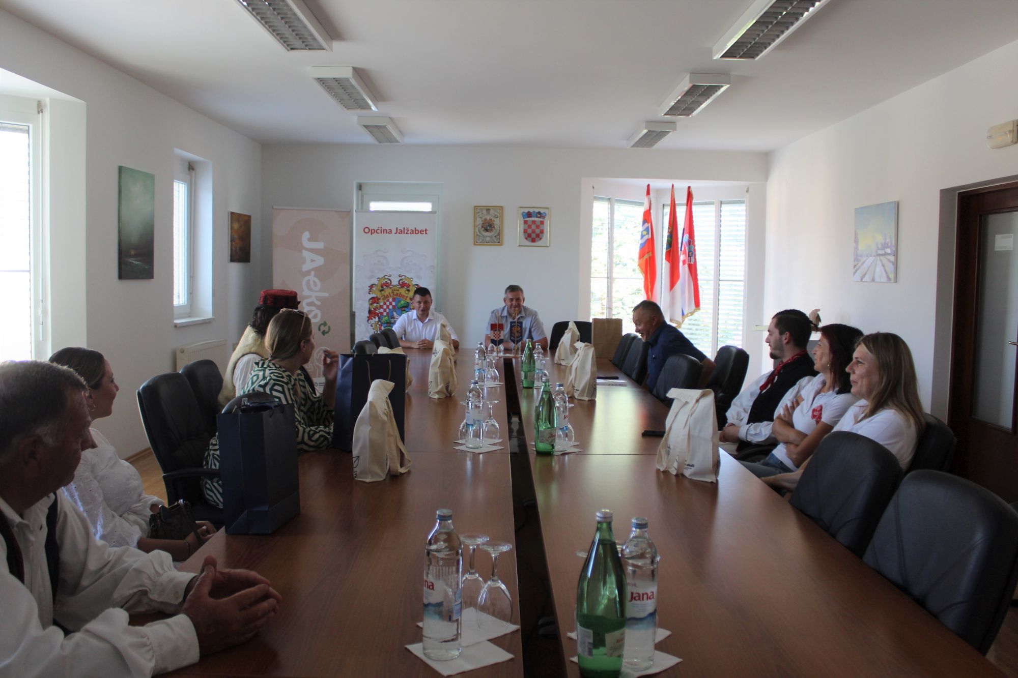 Image 5764561 (auto)