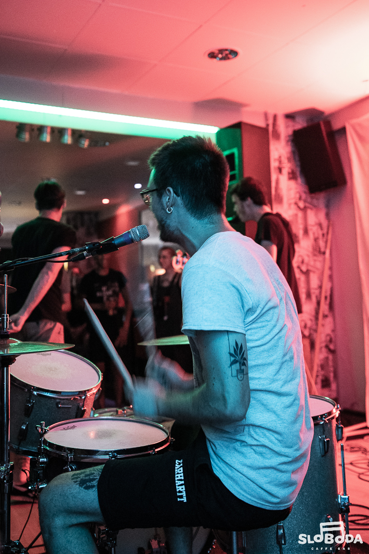 Scena je mrtva Scena je mrtva