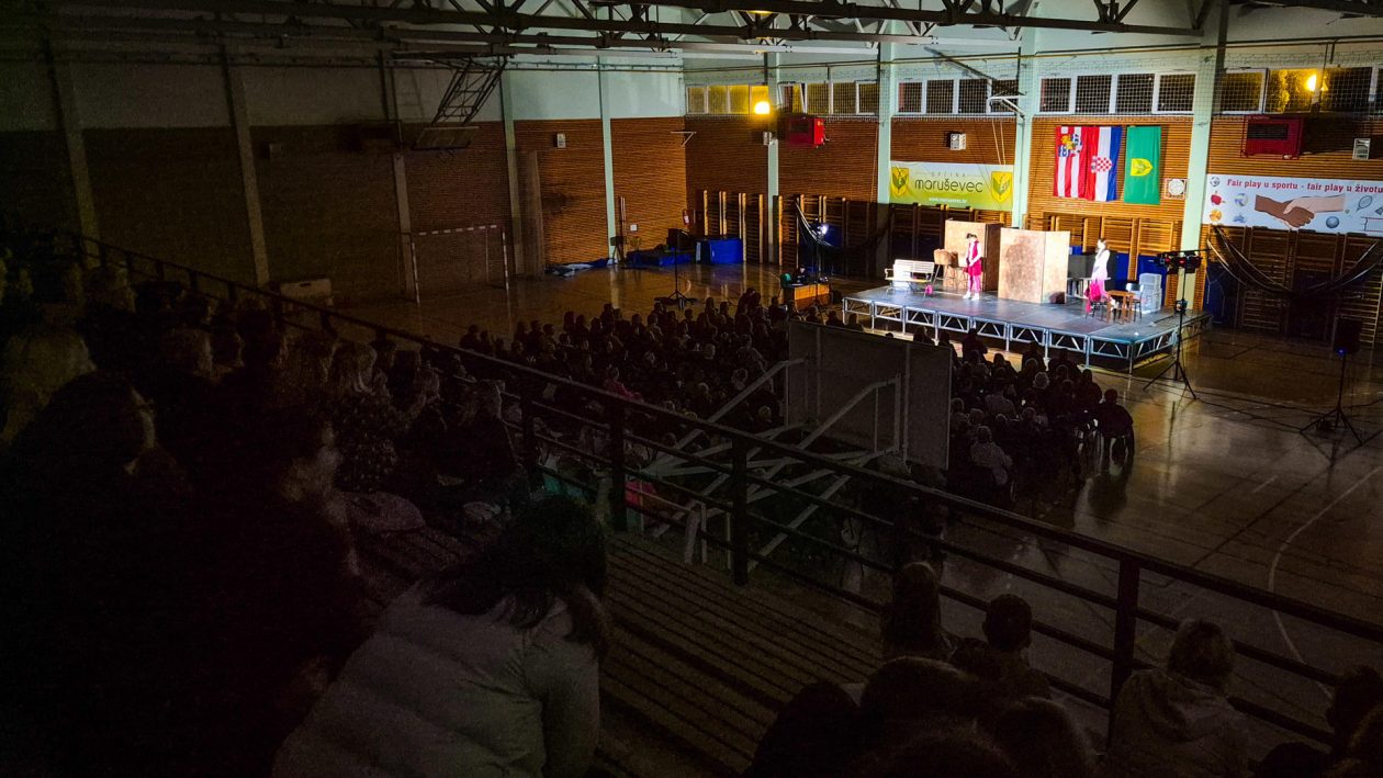 130326-predstava_iva-gloria-marusevec-5-1920×1080