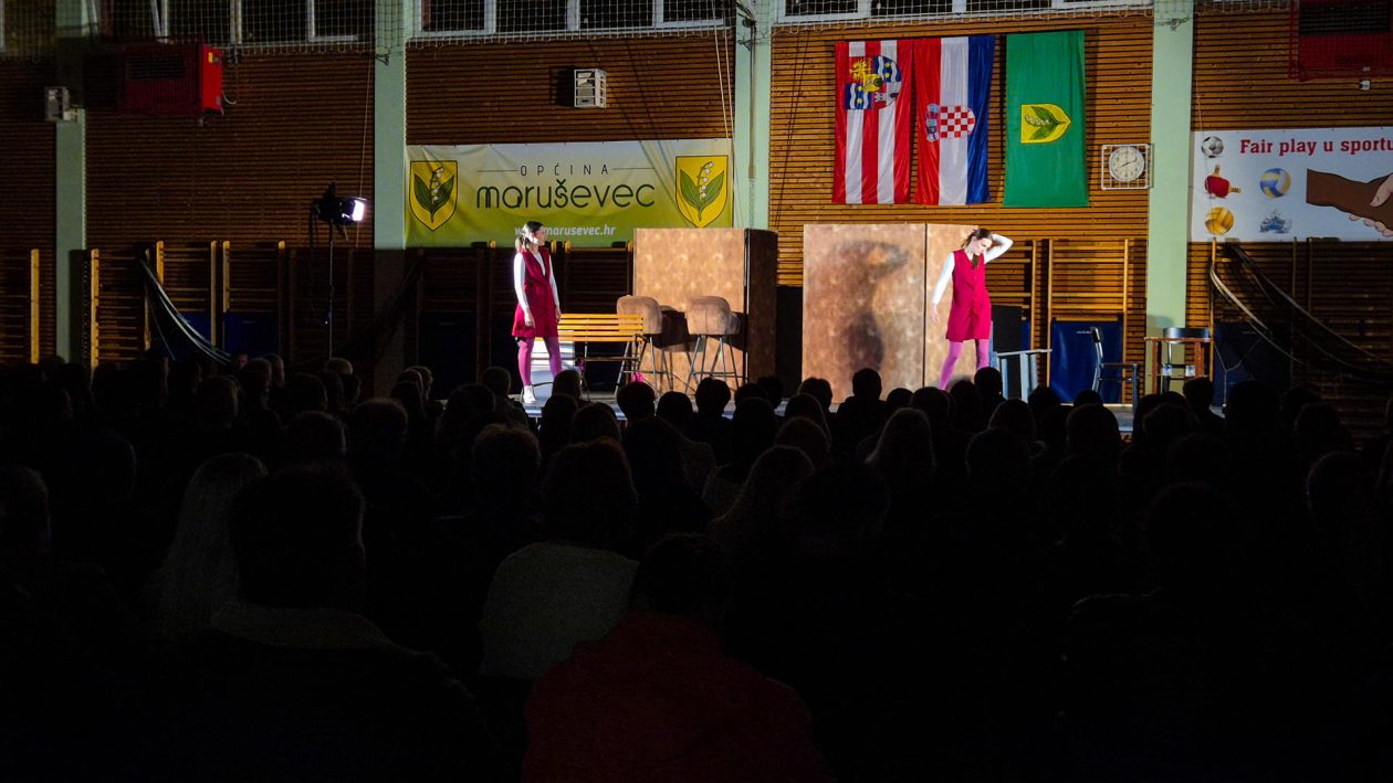 130326-predstava_iva-gloria-marusevec-6-1920×1080