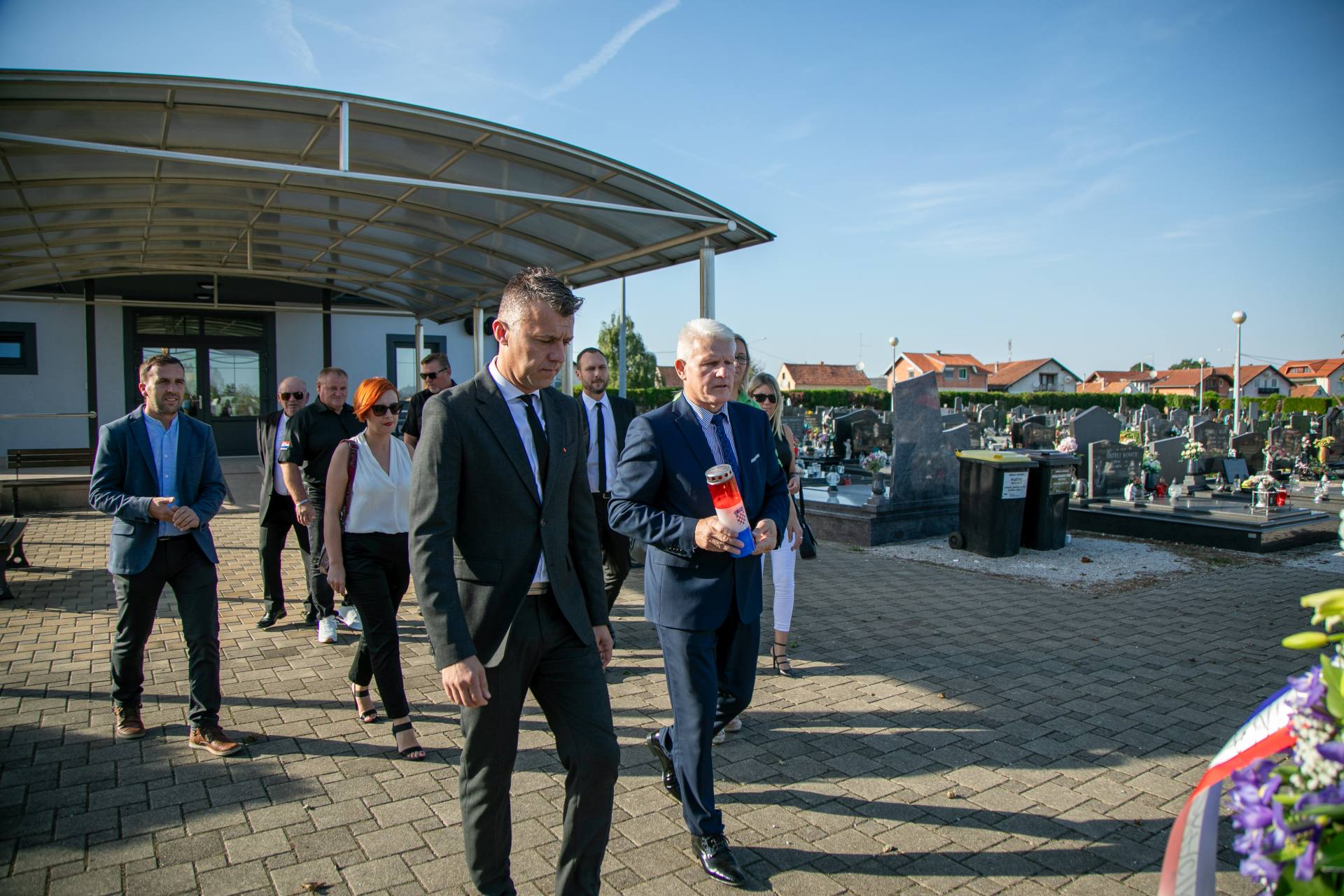 Image 5852085 (auto)