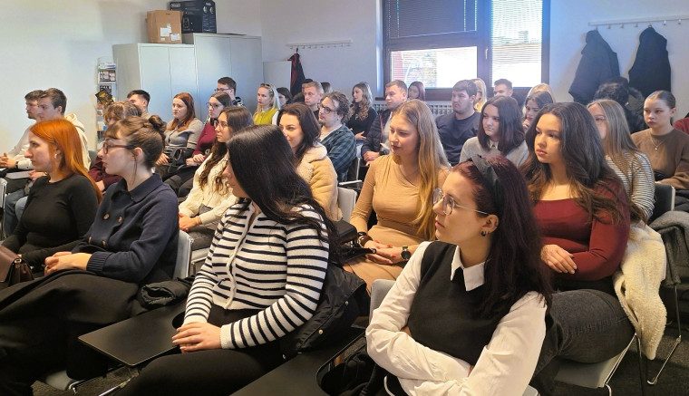 grad  ivanec studenti