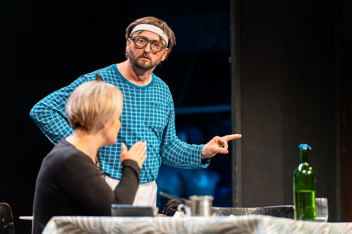 Gola istina – Alex i Bara