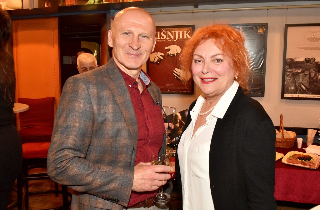 Legenda, HNK u Varaždinu