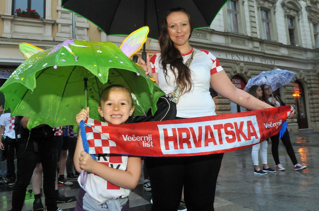 Navijači na Korzu, utakmica Hrvatska – Engleska