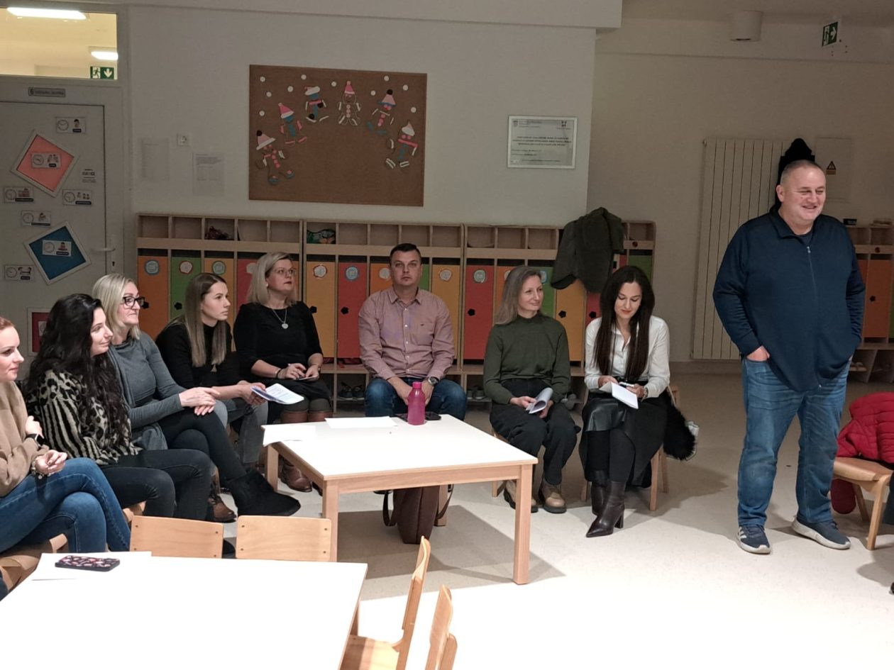 15917935-ae28-48fd-9bc6-631ccdb526f8