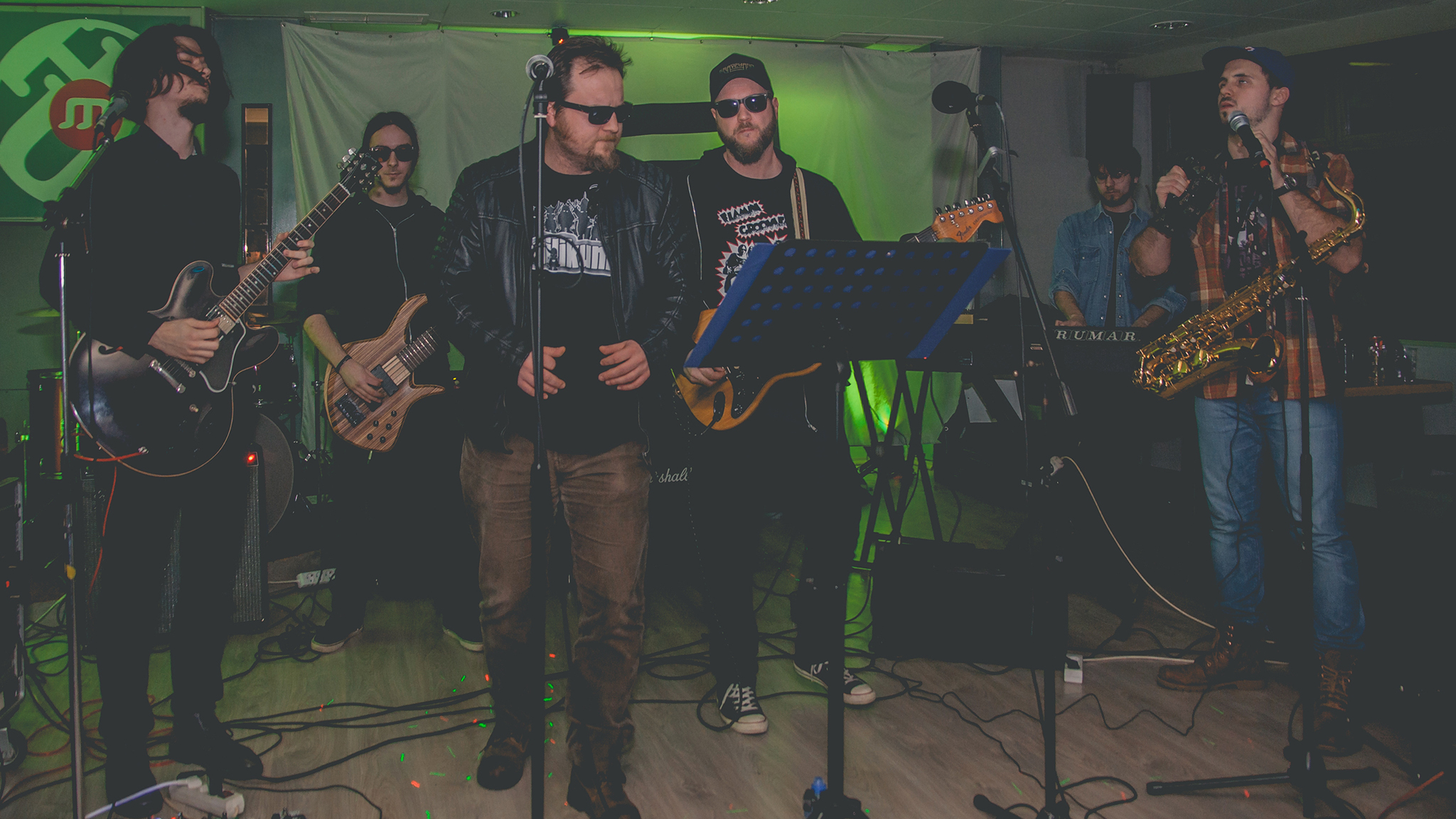 The Fakin’ Lajsne, Sloboda