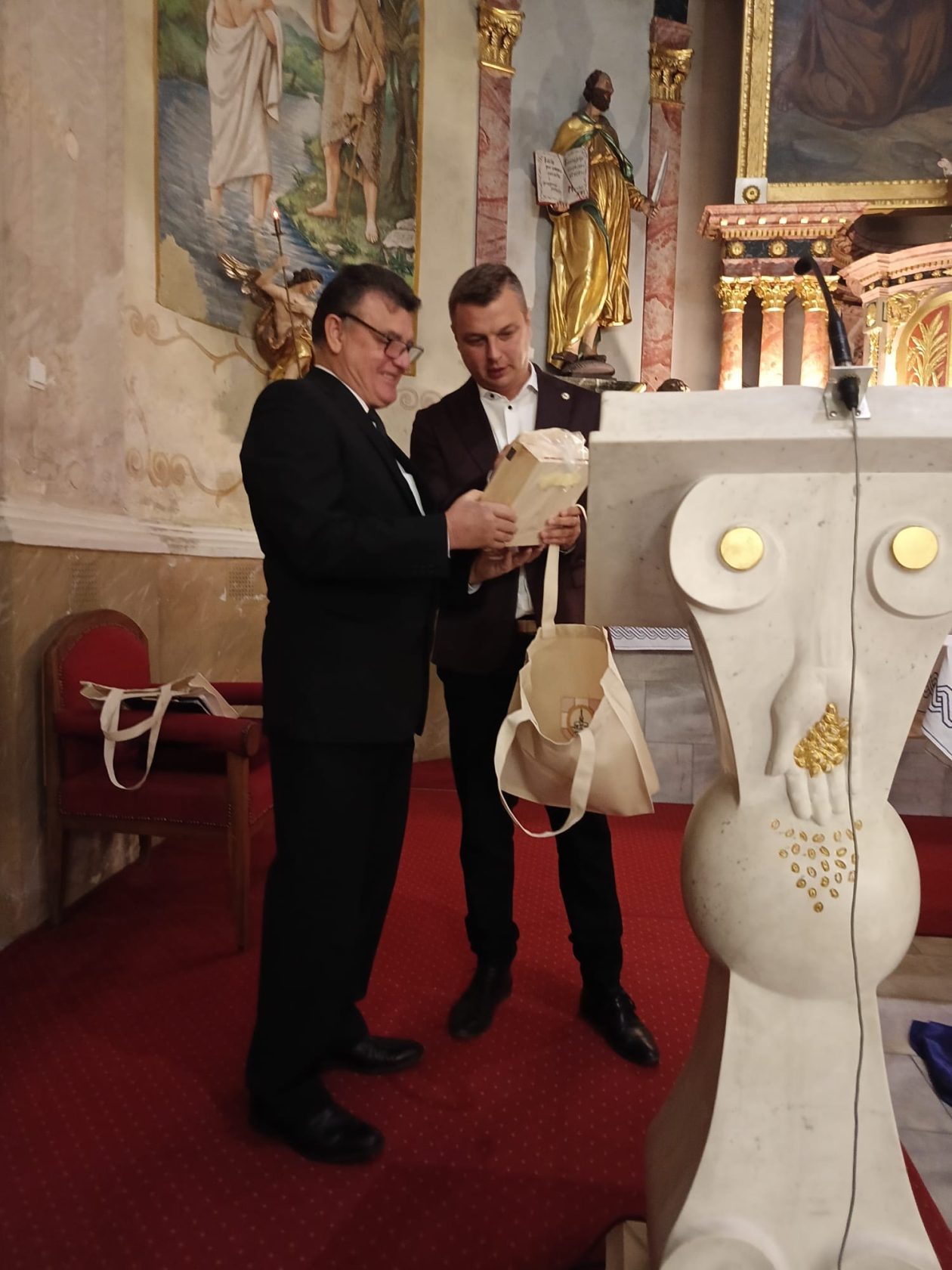 16520e86-6479-4cc6-bbcd-b51c32871fbc