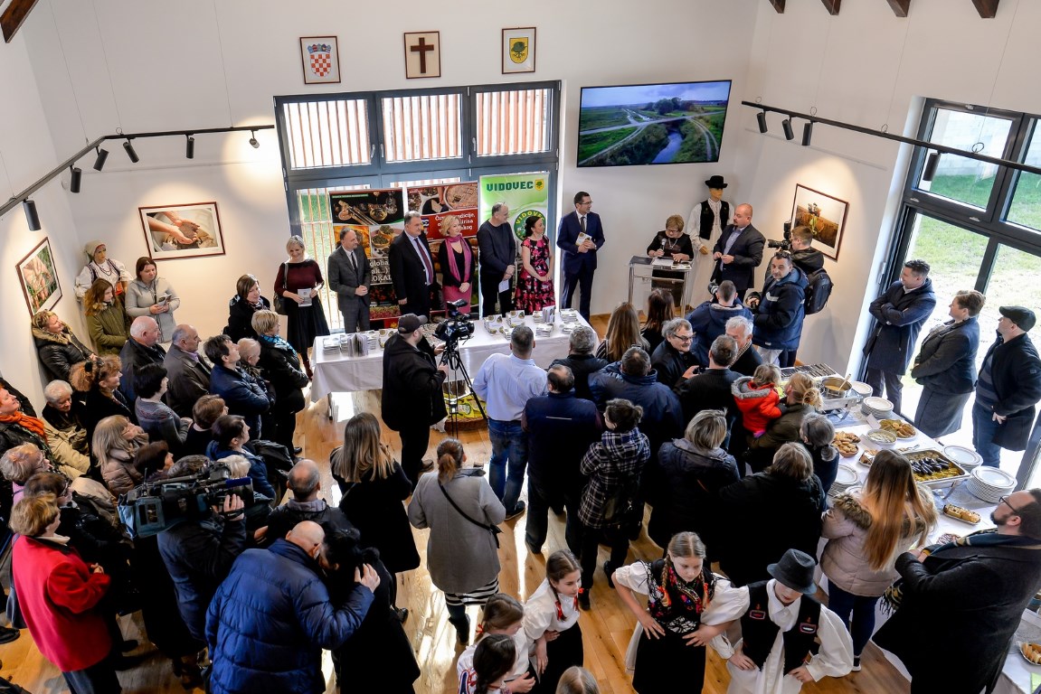 Image 4087649 (auto)