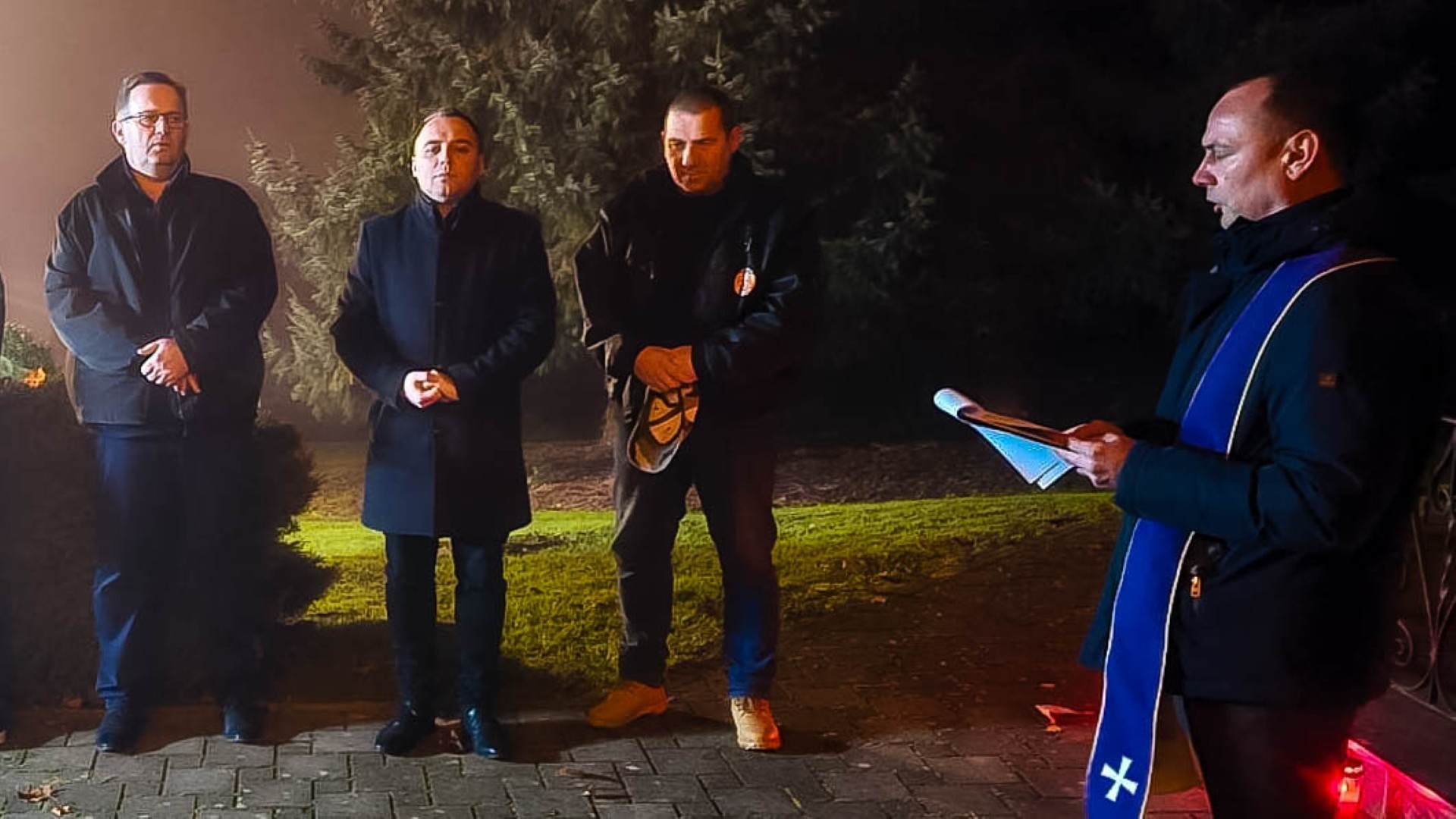 171124-paljenje-lampiona-2 (Large) 171124-paljenje-lampiona-2 (Large)