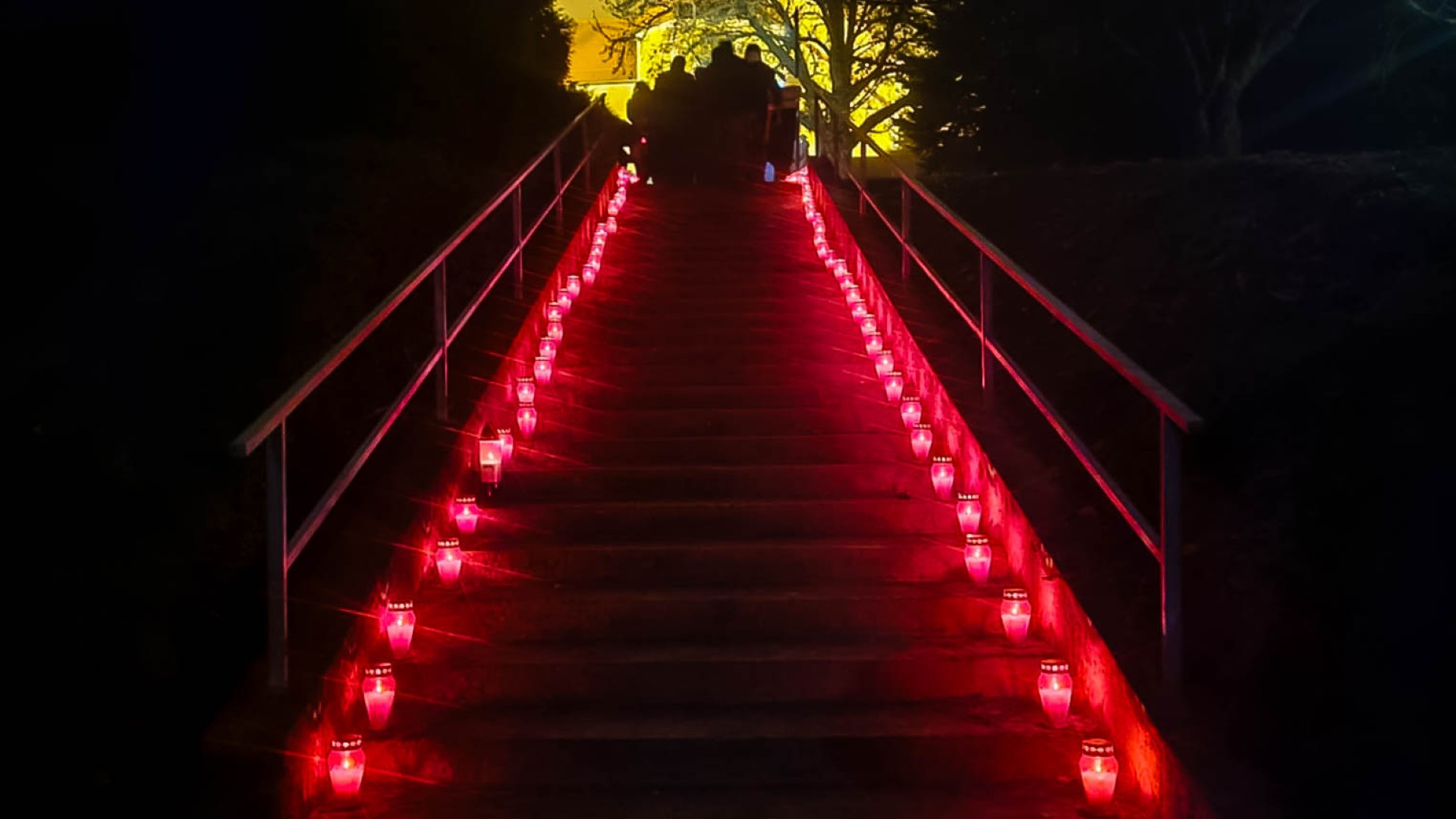 171124-paljenje-lampiona-3 Large 171124-paljenje-lampiona-3 Large