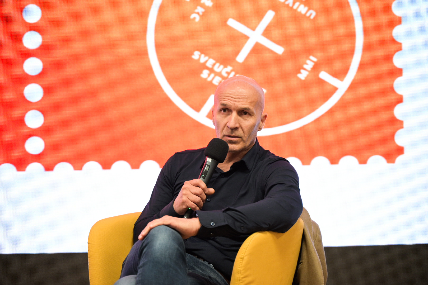 1745598667366 1745598667366