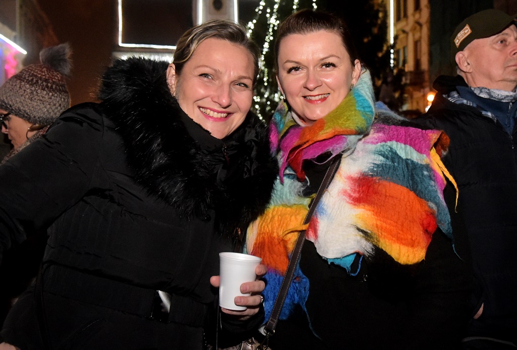 Vanna koncertom na Korzu otvorila Advent u Varaždinu Vanna koncertom na Korzu otvorila Advent u Varaždinu