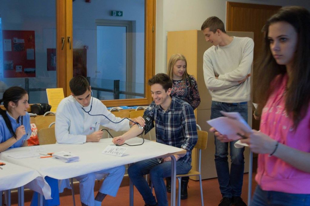 2354993317272455373101022049335