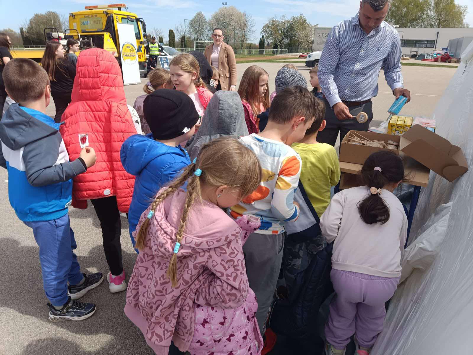 195b00d6-83b0-4aeb-b827-7e4ff9b6cba0 195b00d6-83b0-4aeb-b827-7e4ff9b6cba0