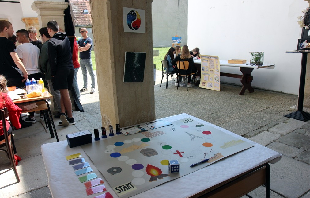 Prva privatna gimnazija s pravom javnosti