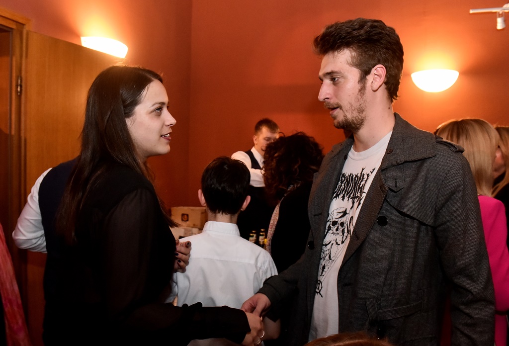 Mačka na vrućem limenom krovu