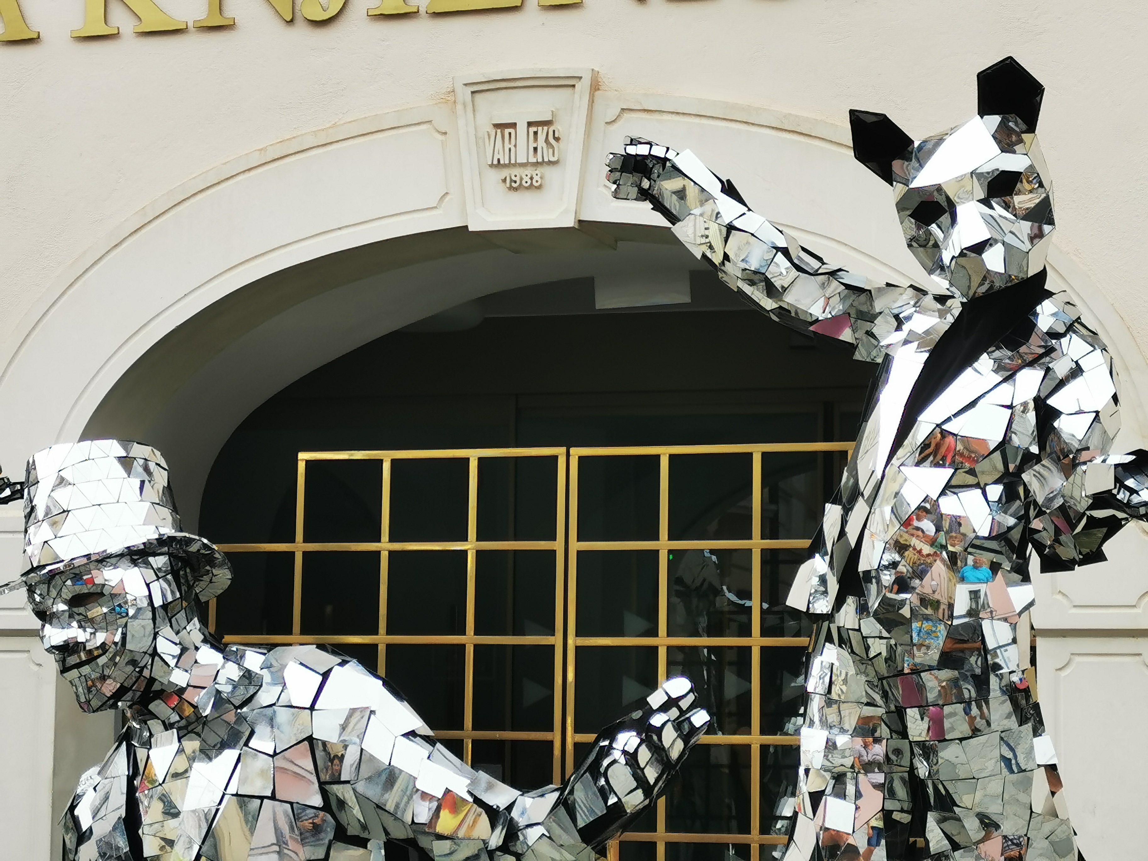 Drom, Drum Attack, Mirror Crew