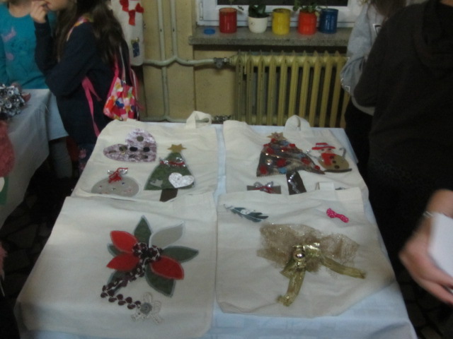 Božićni sajam u V. osnovnoj školi