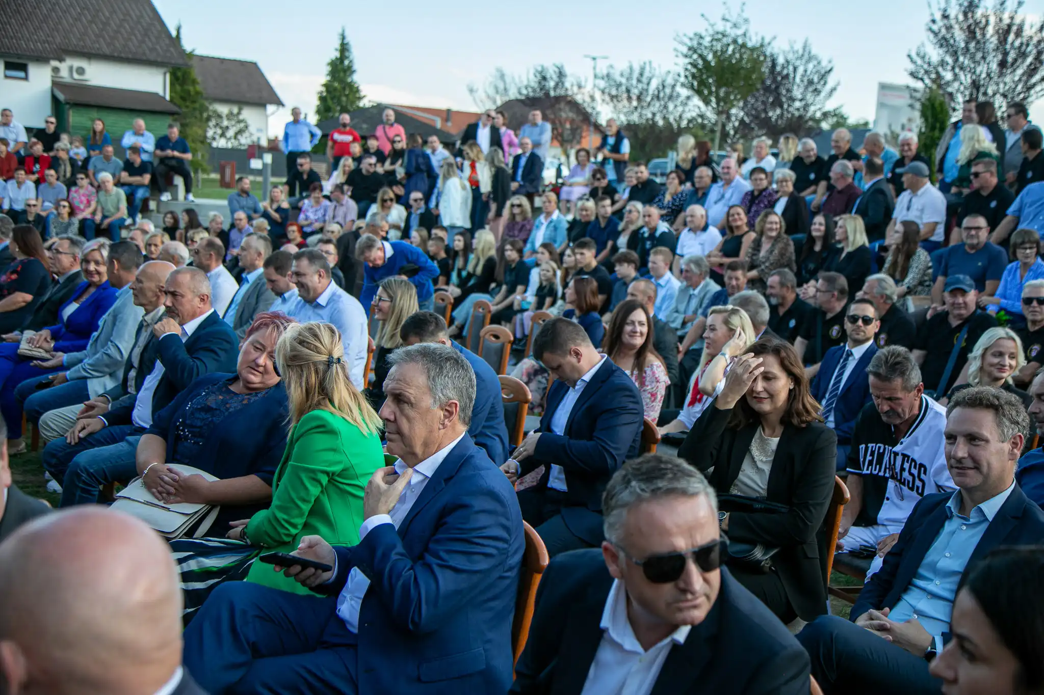 20240927-17_00_12__ZVMK3006 20240927-17_00_12__ZVMK3006