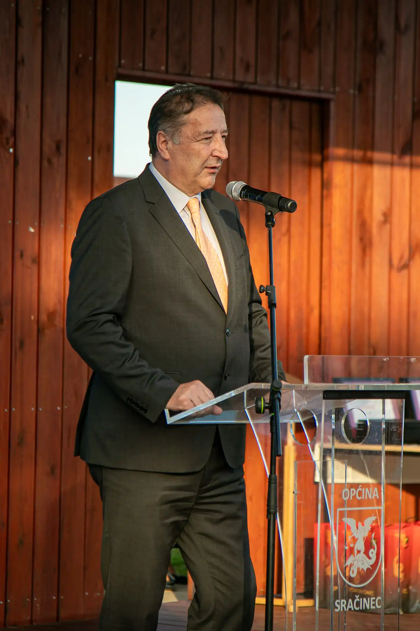 20240927-17_23_28__ZVMK3109 20240927-17_23_28__ZVMK3109