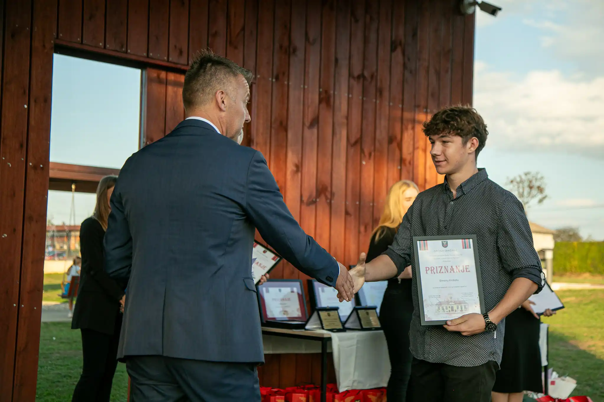 20240927-17_39_53__ZVMK3131 20240927-17_39_53__ZVMK3131