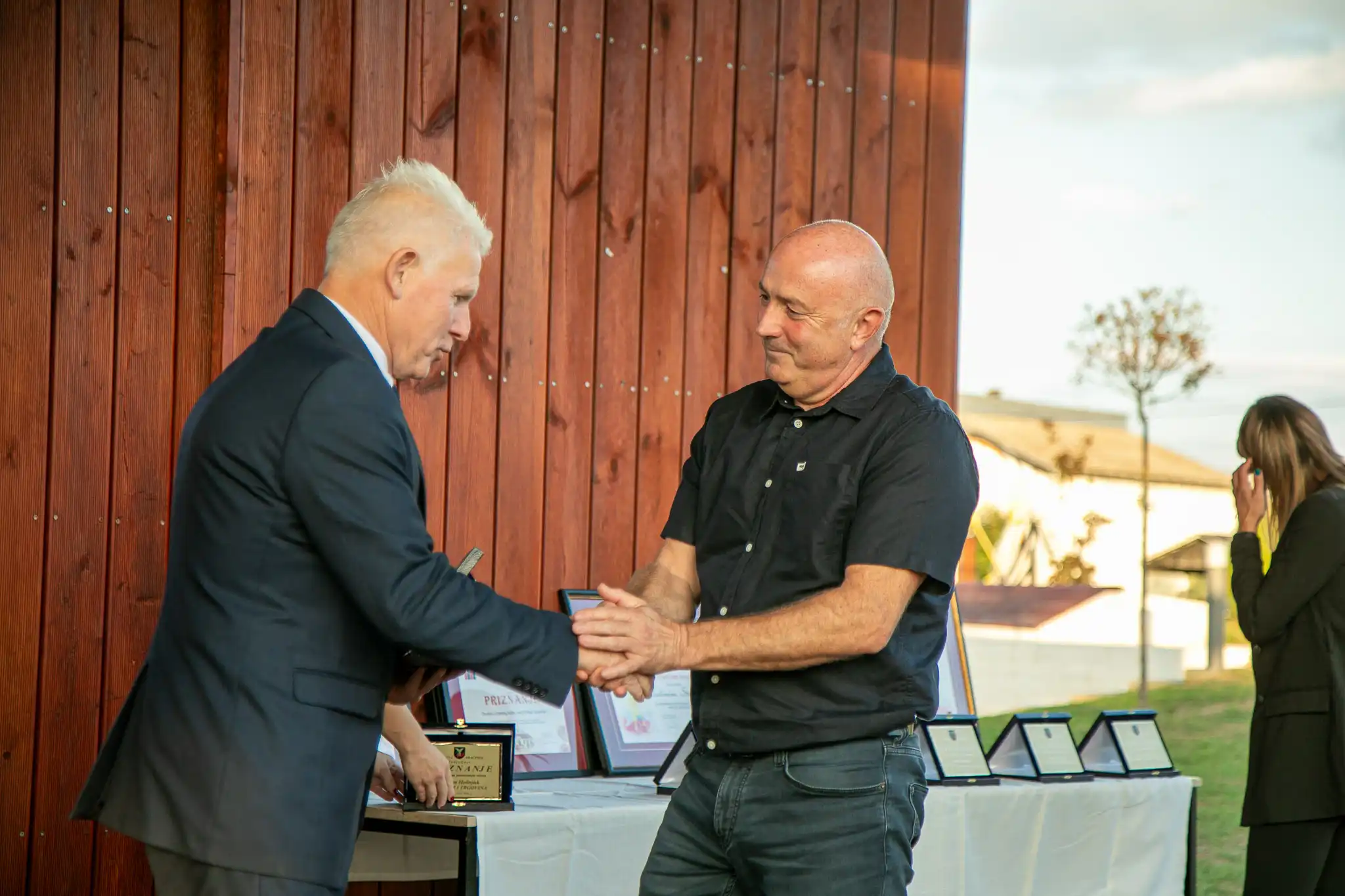 20240927-17_50_22__ZVMK3191 20240927-17_50_22__ZVMK3191