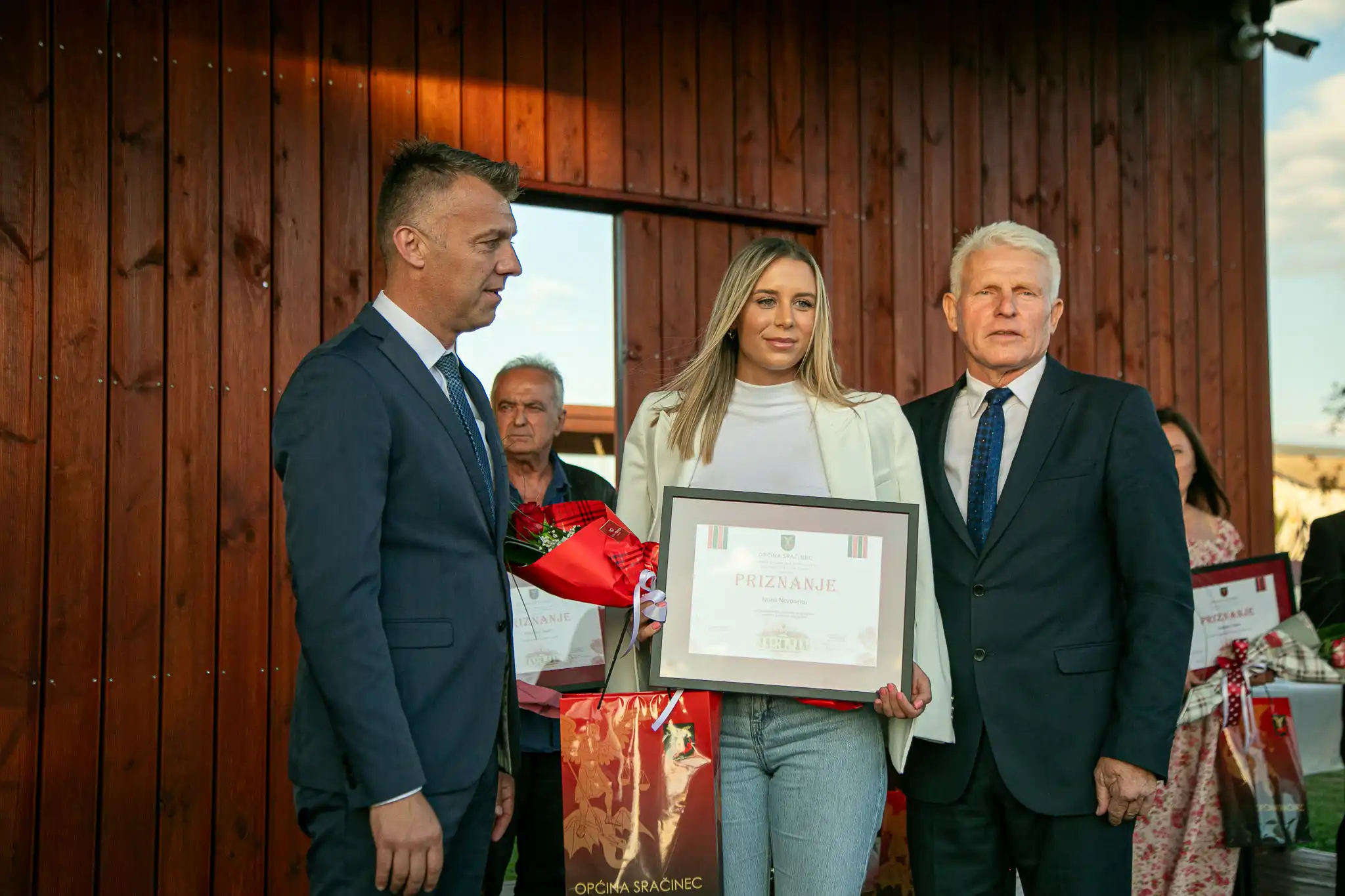 20240927-17_57_13__ZVMK3256 20240927-17_57_13__ZVMK3256